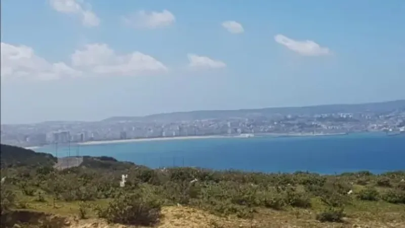 Terrain 292 m² – Vue imprenable sur la baie de Tanger