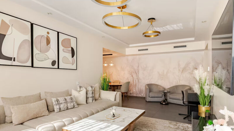 3 Bedrooms Apartment – Chic Spacious & Central