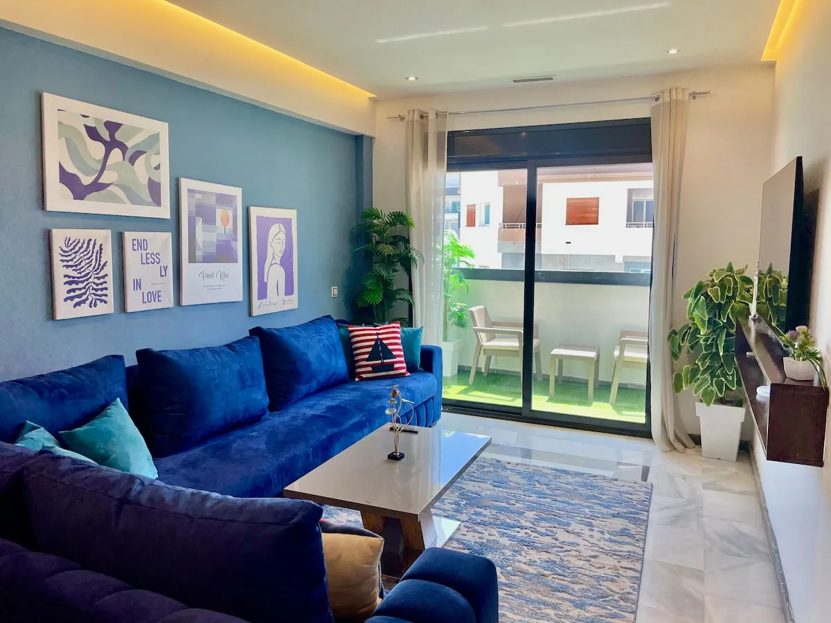 2 chambres chic balcon – Plage et gare TGV à pied