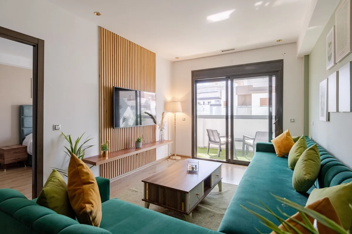 Marina & TGV Nearby – Confortable 2 Bedrooms