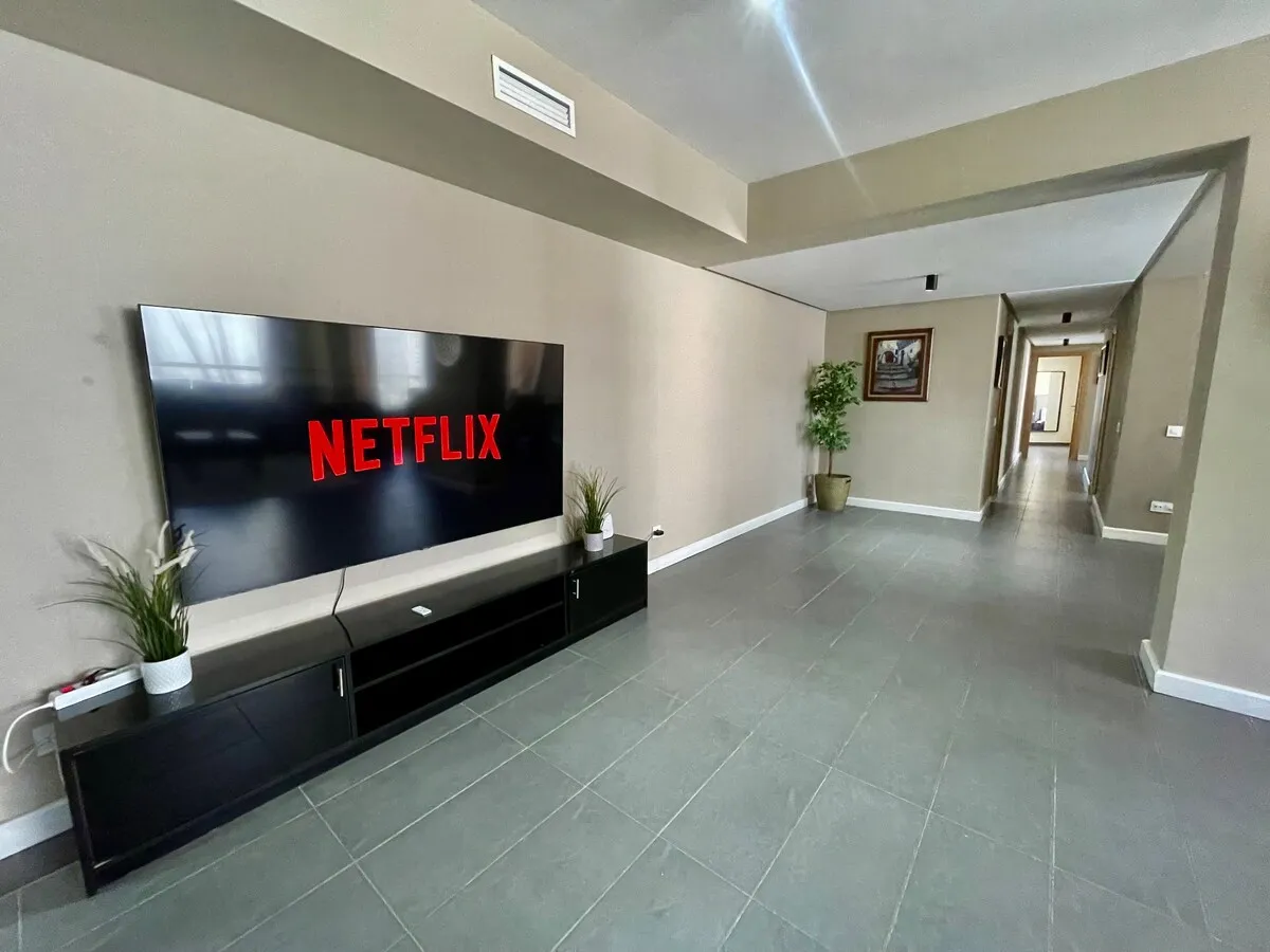 Spacious & Comfortable 4 Bedrooms – Downtown TGV Station