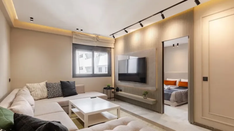 Contemporary Comfort – Modern 2 Bedrooms by the Beach