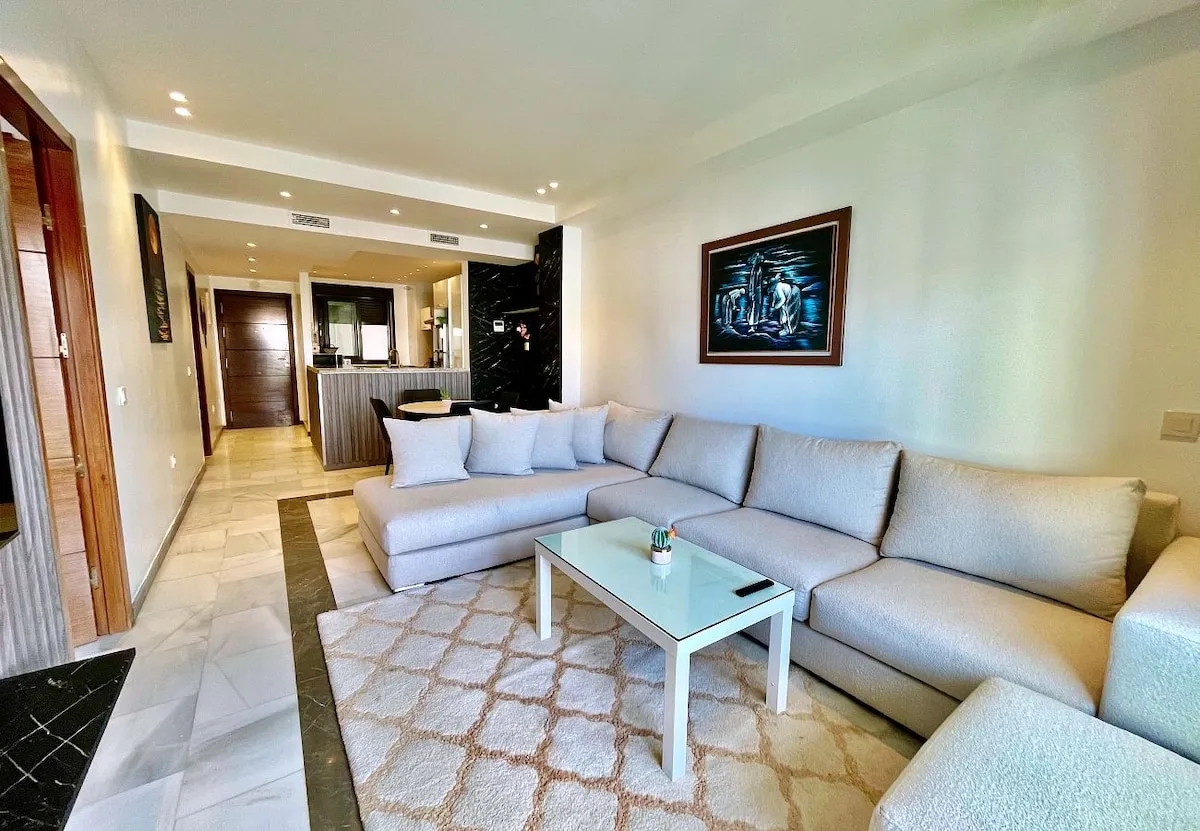 Sunny Apartment by the Beach – Terrace et Coastal Charm