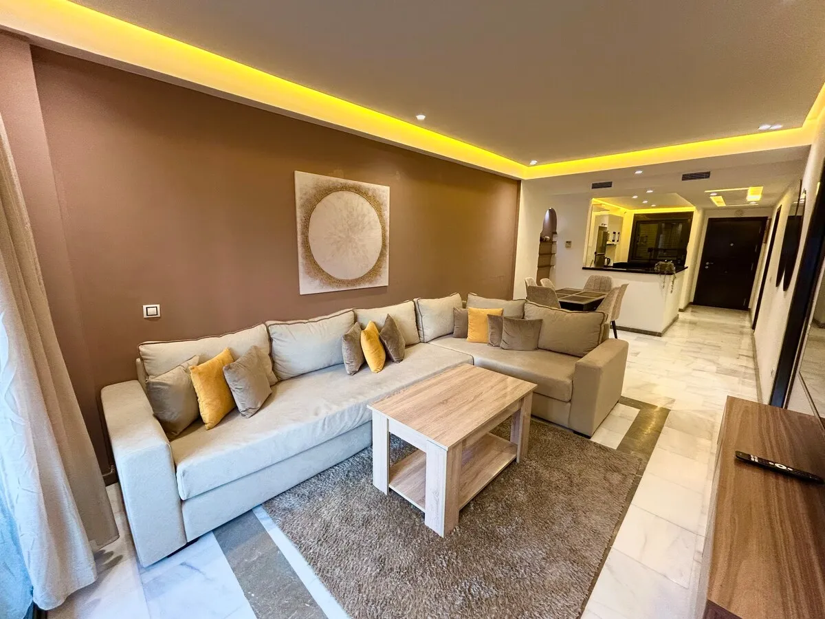 Comfortable Flat @ Marina Bay – Balcony with Beach View