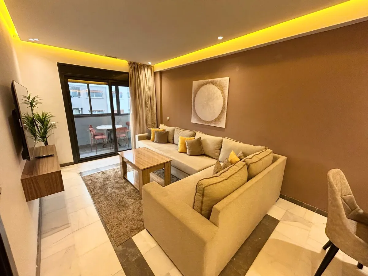 Comfortable Flat @ Marina Bay – Balcony with Beach View