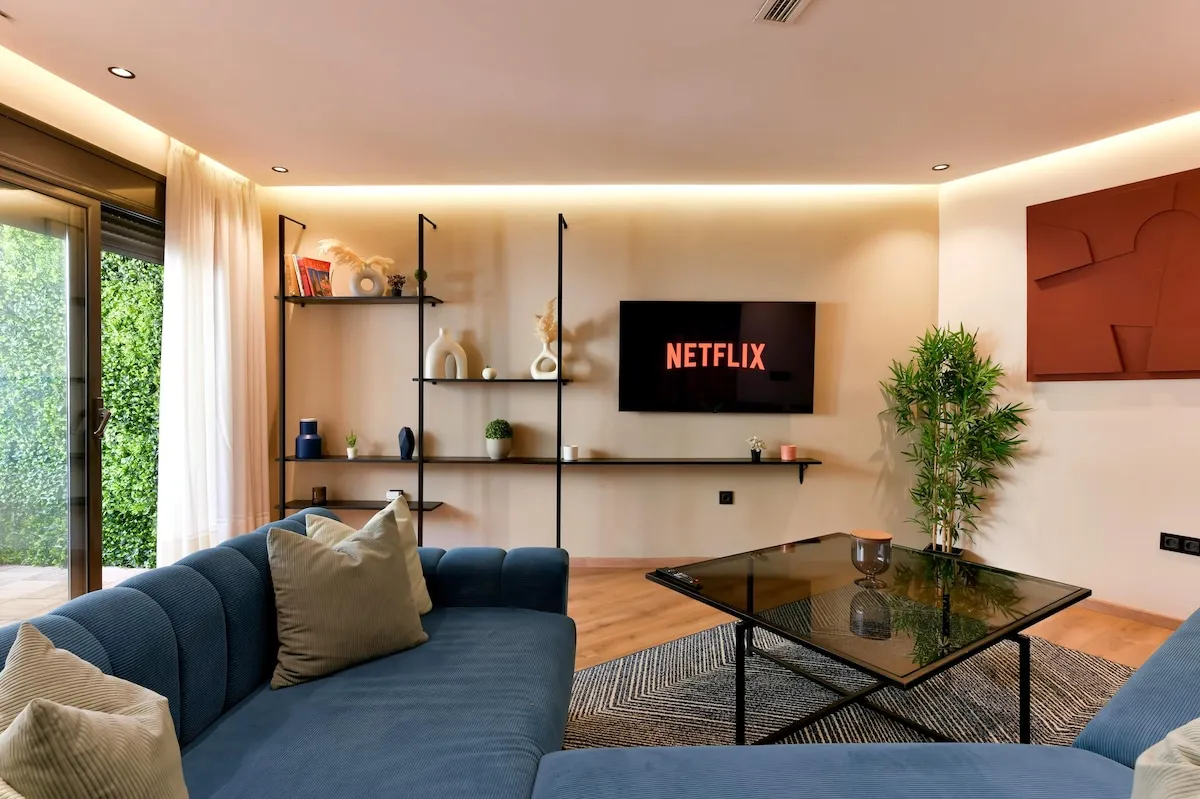 Unique Flat Moderne en Bord de mer avec Terrasse – Centre-ville