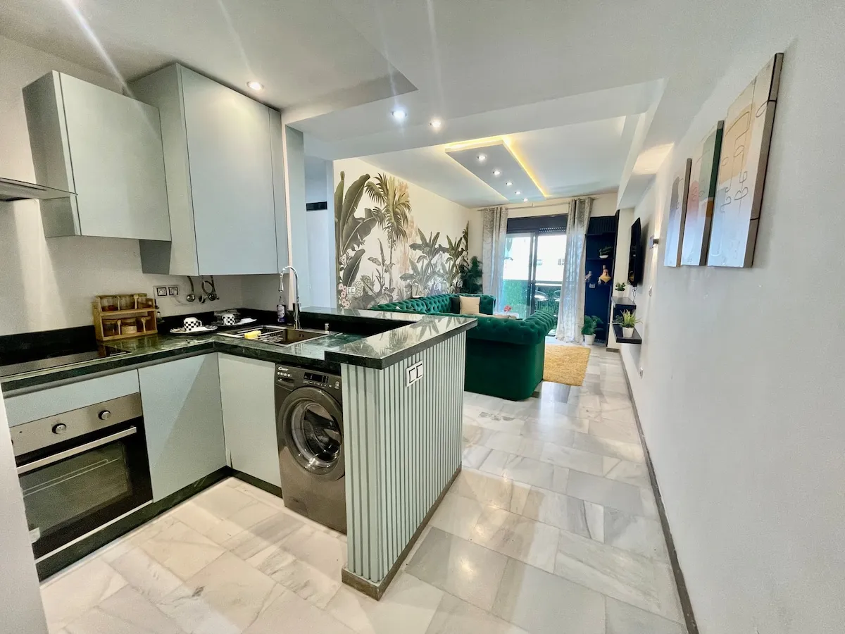 2 chambres modernes – Bord de mer et balcon
