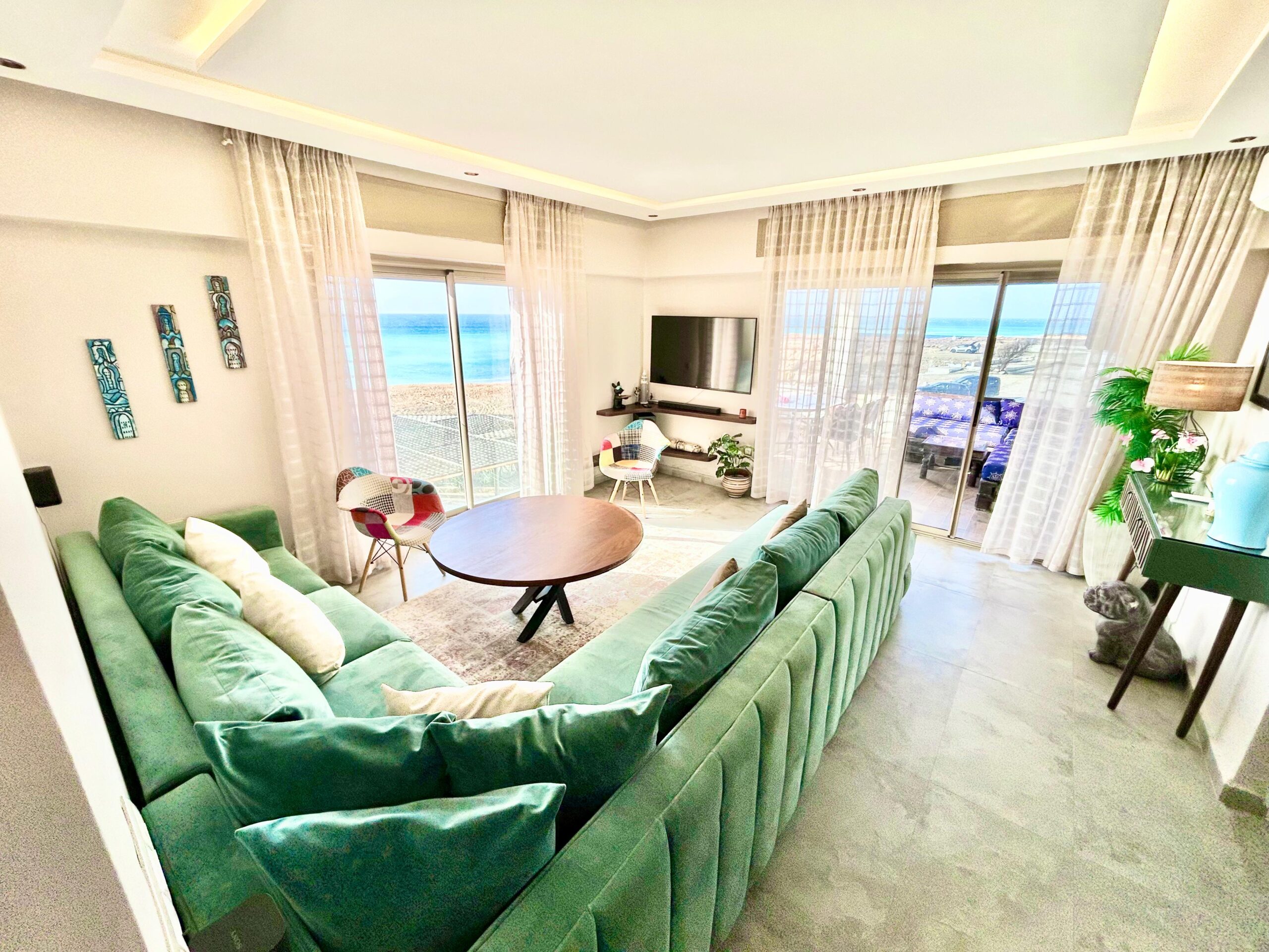 Spectacular Unique Waterfront Apartment – Sunset & Ocean Views