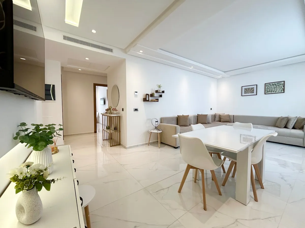 2 Bedrooms Suite – Prime location Beach Walk