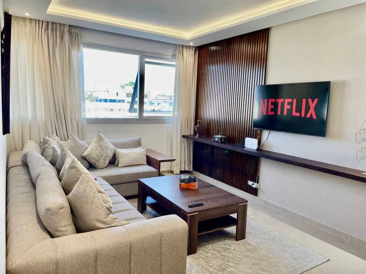 Serene Suite @ Downtown Train Station – Ocean View