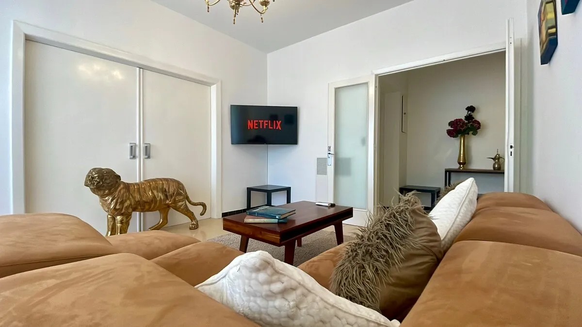 Art déco 2 Bedrooms with Terrace – Marina-Front