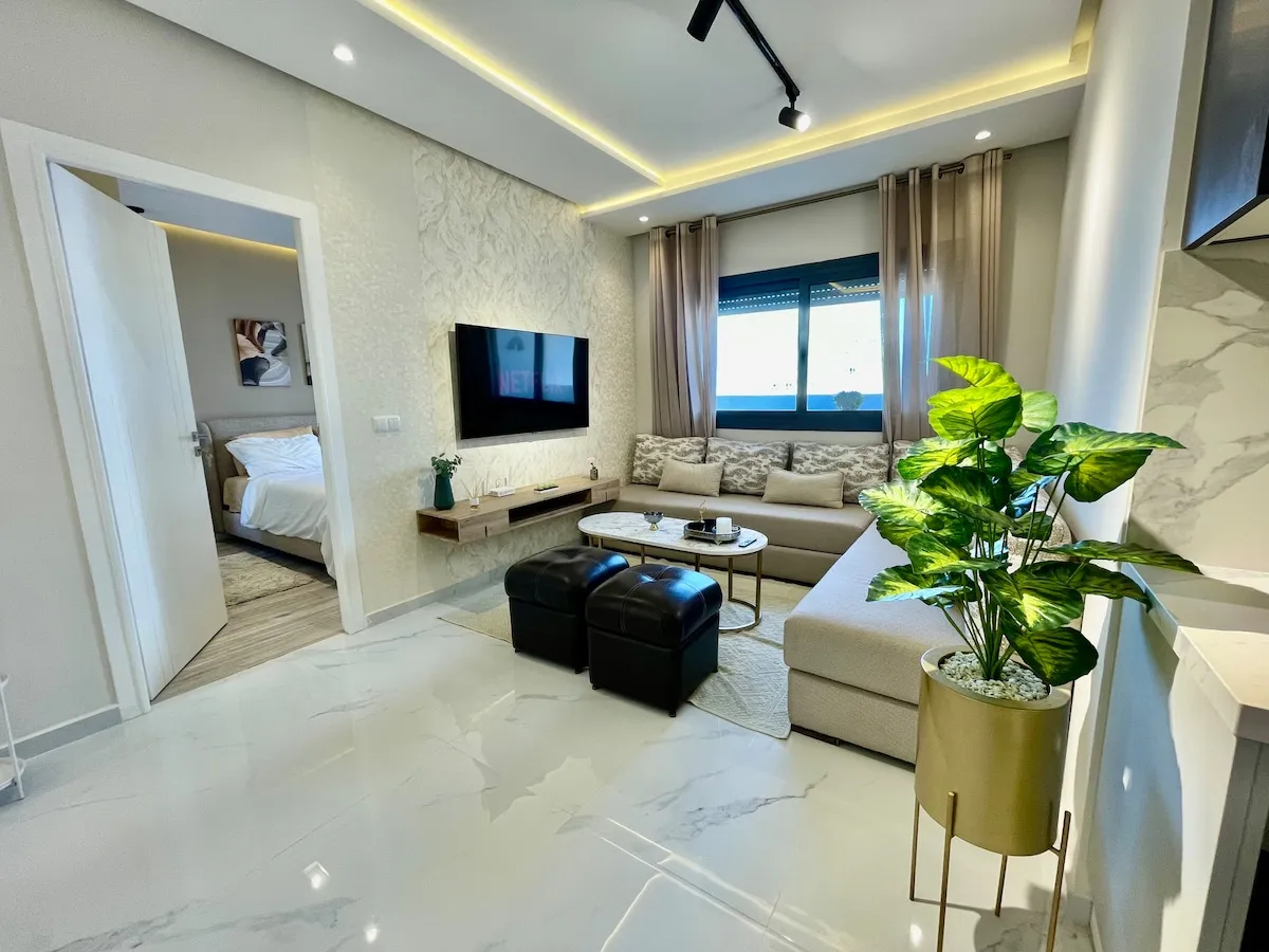 Beach View & Balcony – Comfortable 1 Bedroom