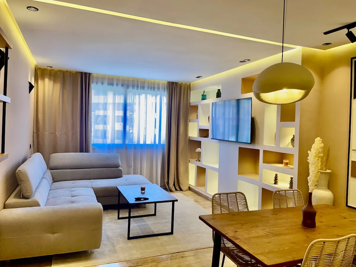 Elegant Gueliz Hideaway – Suite Chic avec Balcon