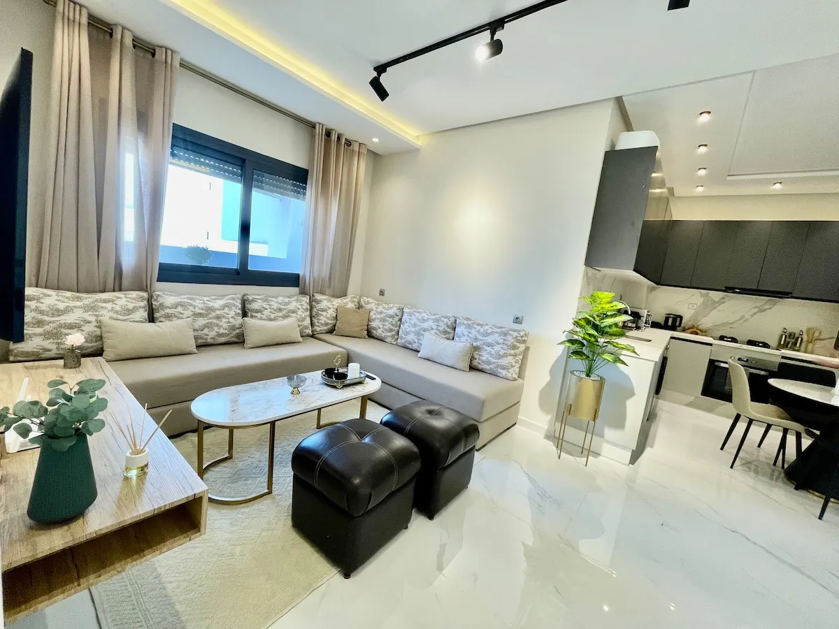 Beach View & Balcony – Comfortable 1 Bedroom