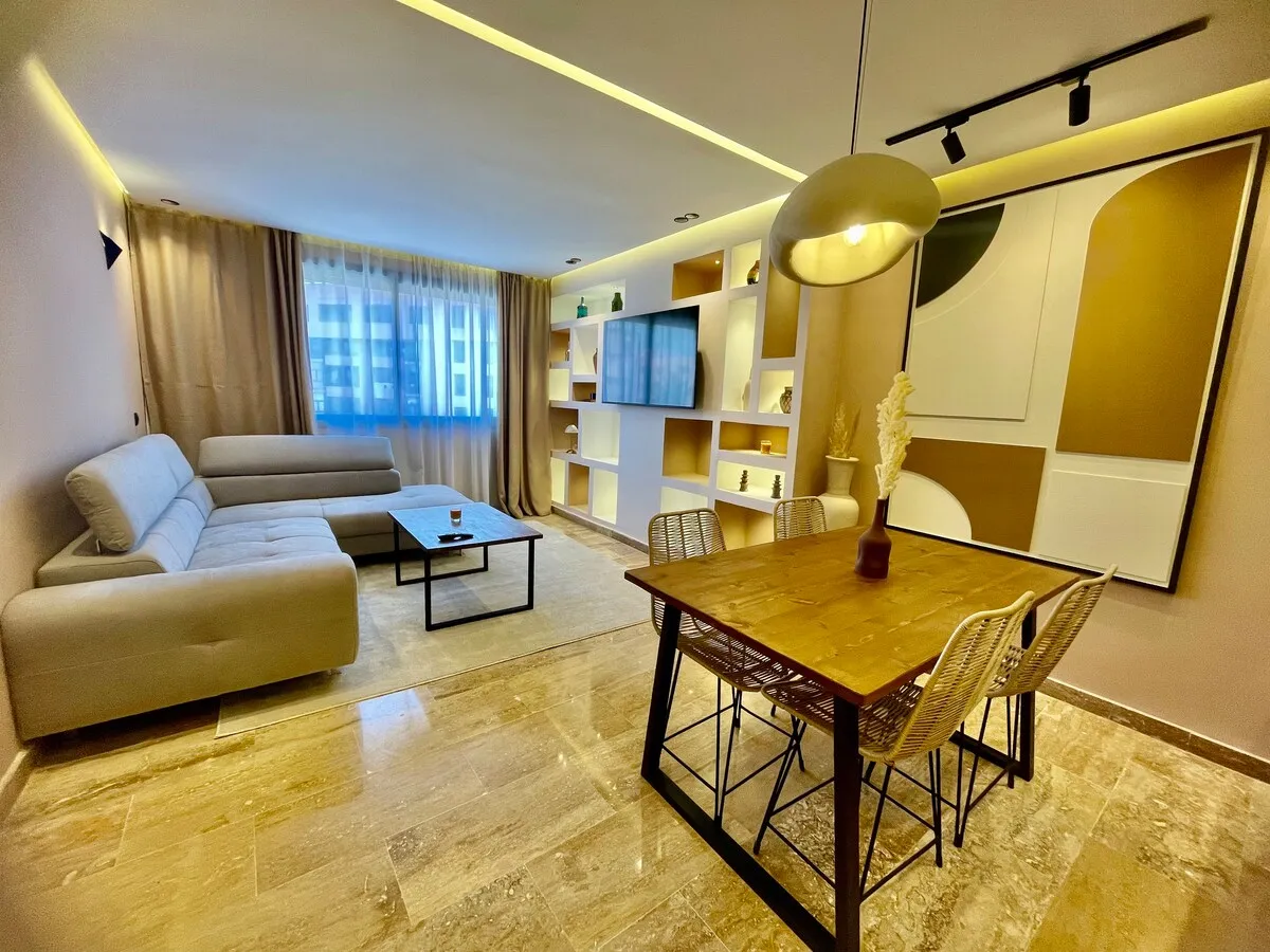 Elegant Gueliz Hideaway – Suite Chic avec Balcon