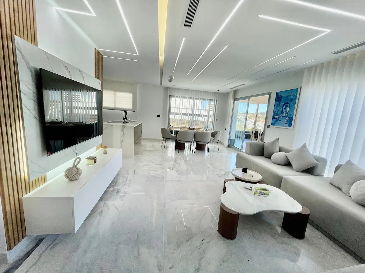 Ultra Modern Penthouse – Jacuzzi, Terrace & Barbecue