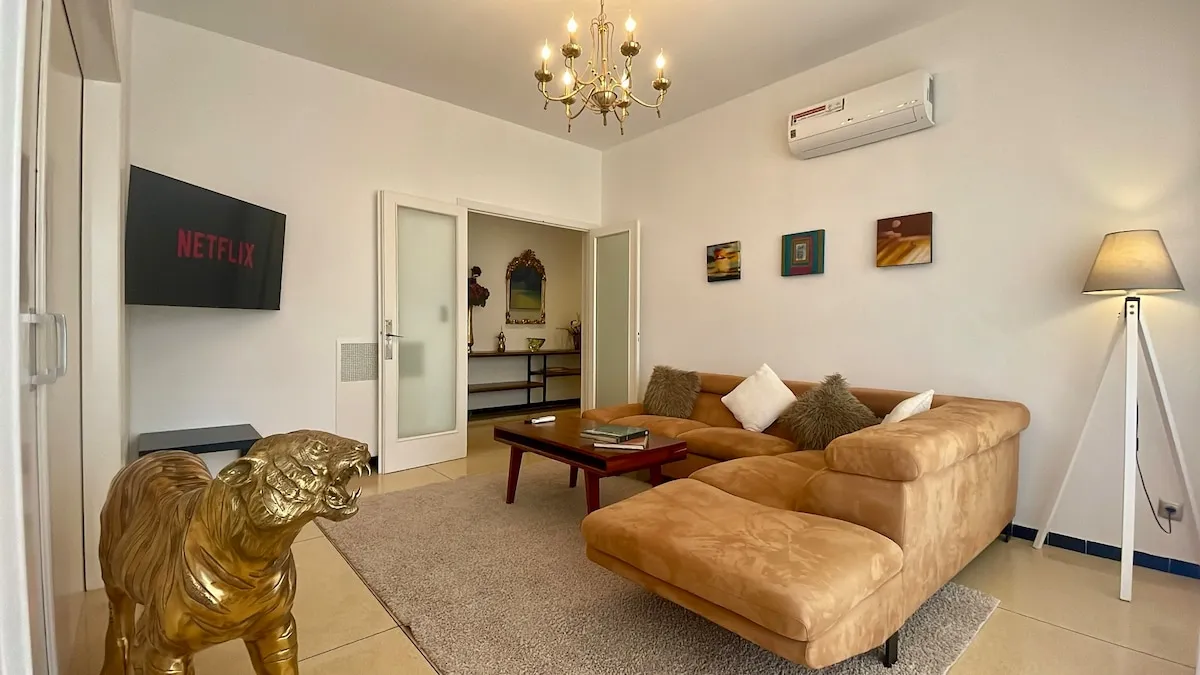 Art déco 2 Bedrooms with Terrace – Marina-Front