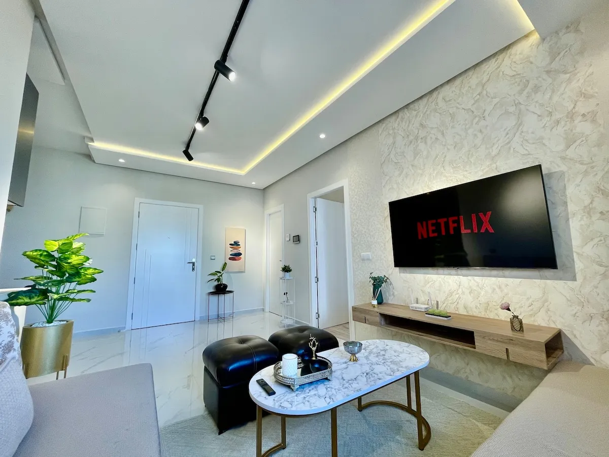 Beach View & Balcony – Comfortable 1 Bedroom