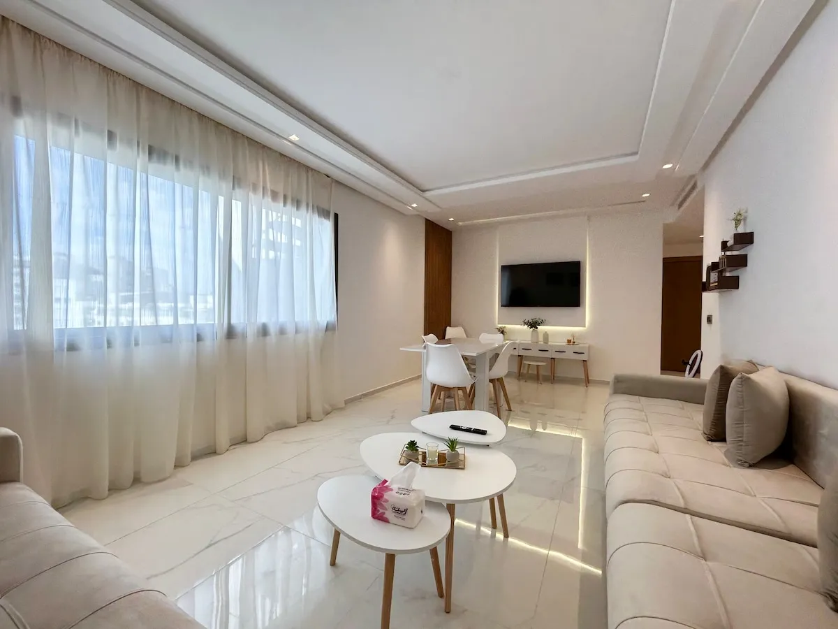 2 Bedrooms Suite – Prime location Beach Walk