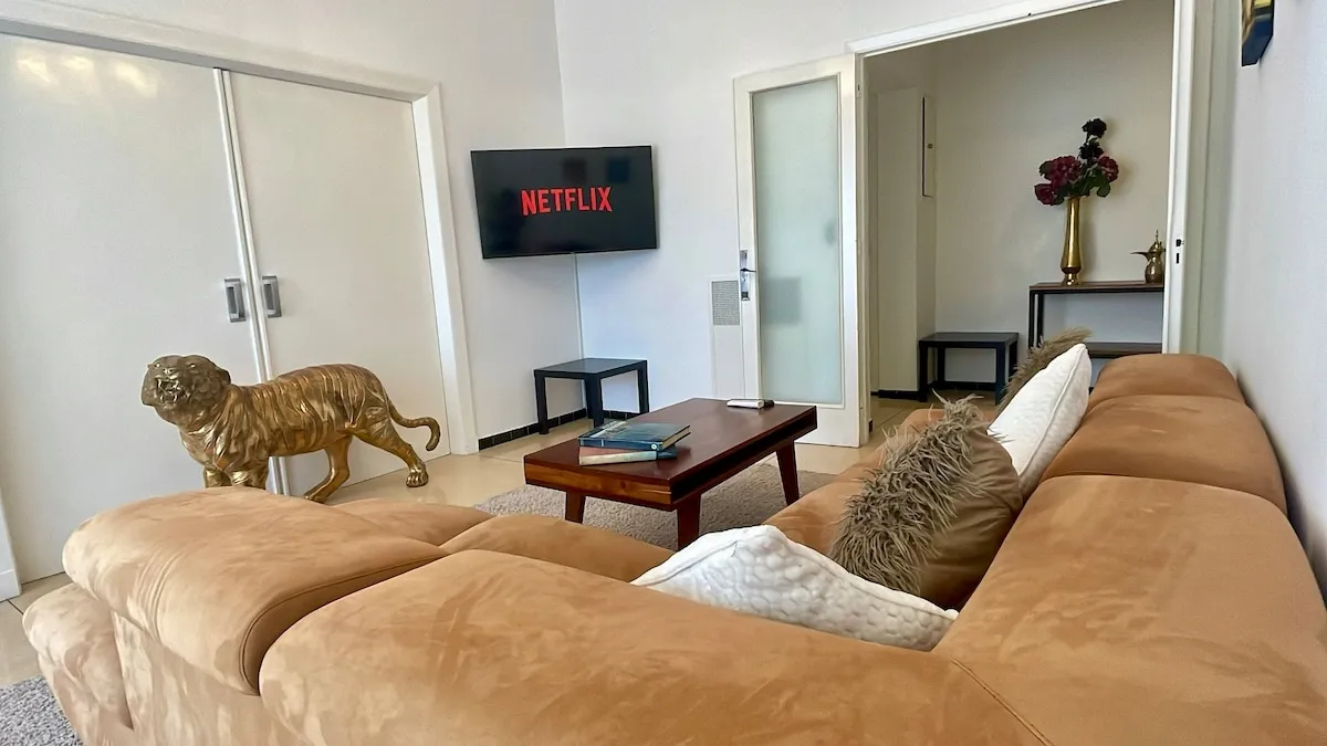 Art déco 2 Bedrooms with Terrace – Marina-Front