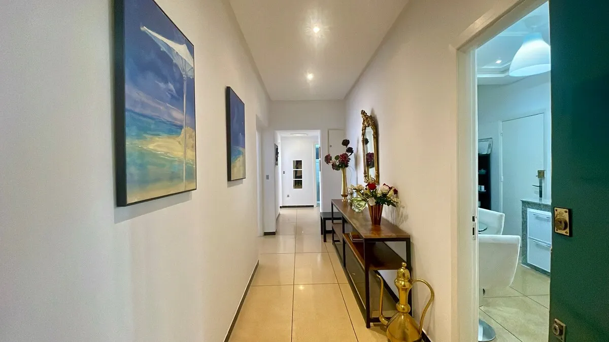 Art déco 2 Bedrooms with Terrace – Marina-Front