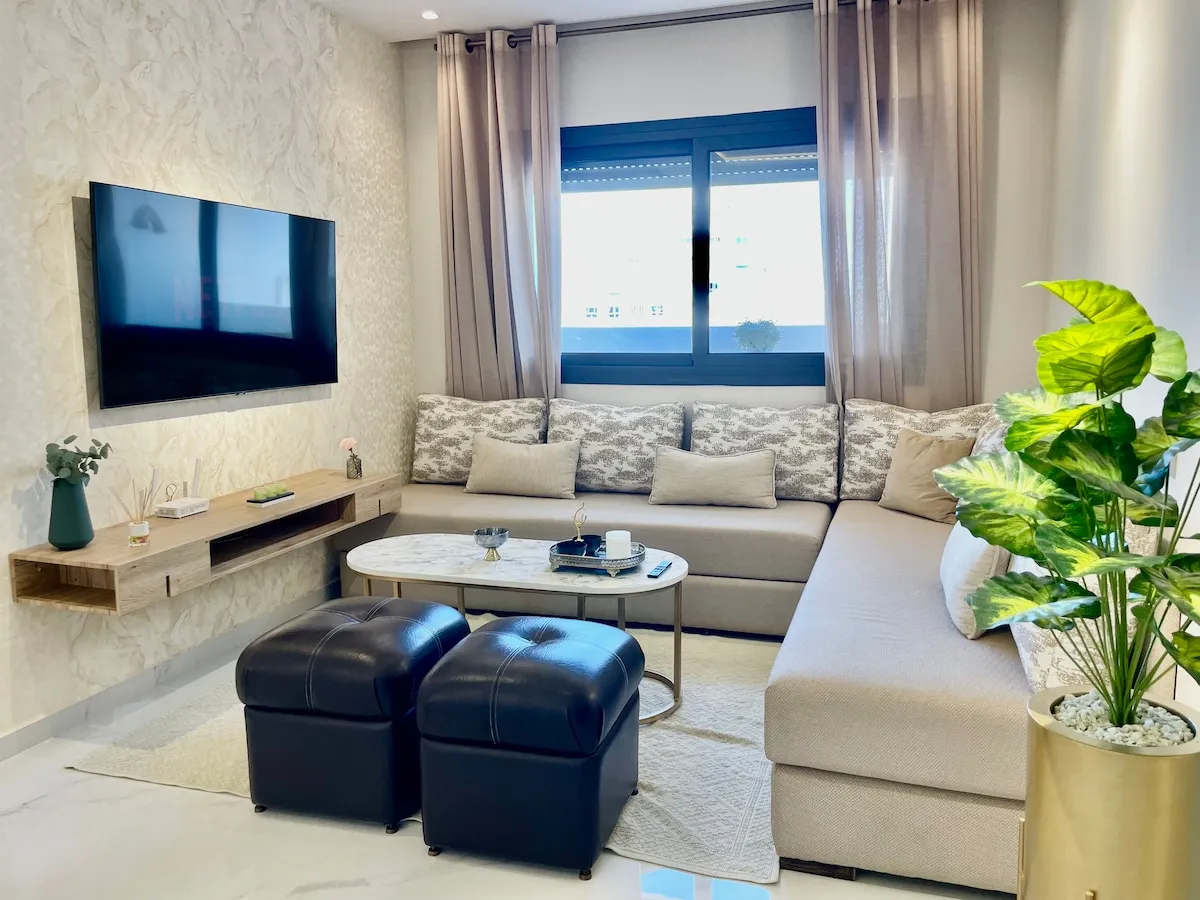 Beach View & Balcony – Comfortable 1 Bedroom