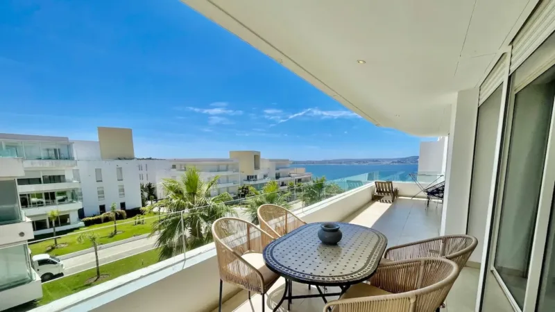 Breathtaking Sea & Sunset Views – 2 Spacious Bedrooms & Terrace