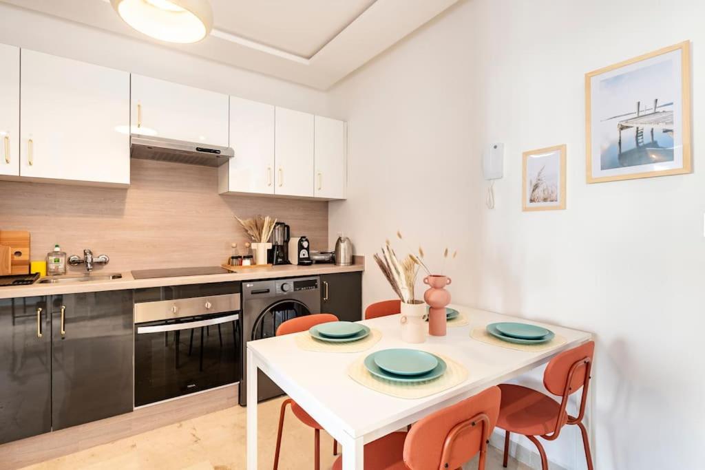 City Hideaway Suite – TGV Station & Beach Walk