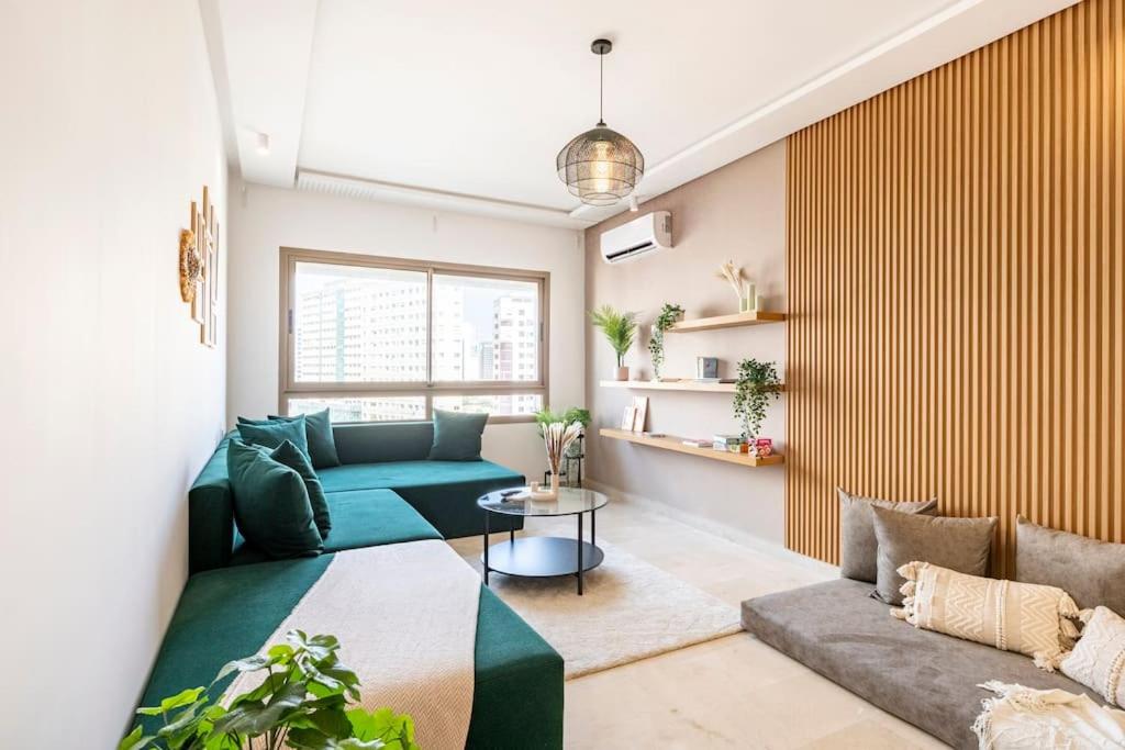 City Hideaway Suite – TGV Station & Beach Walk