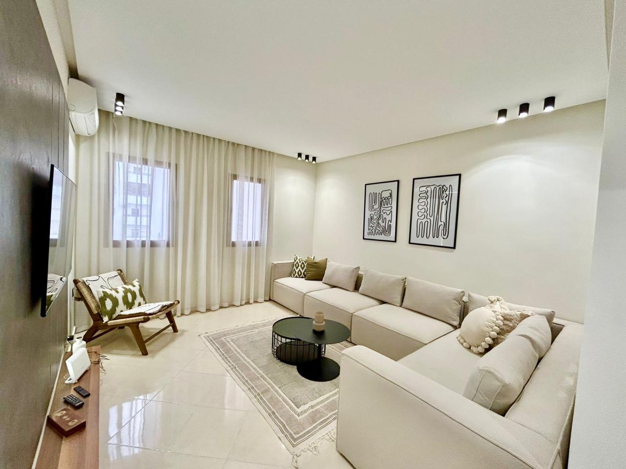 Modern Beachside Condo – Walk to shore