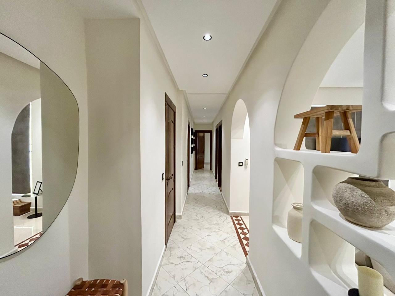 Modern Beachside Condo – Walk to shore