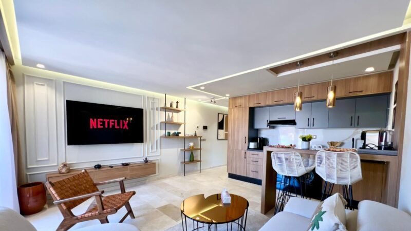 Modern Gueliz Suite – Balcony Views