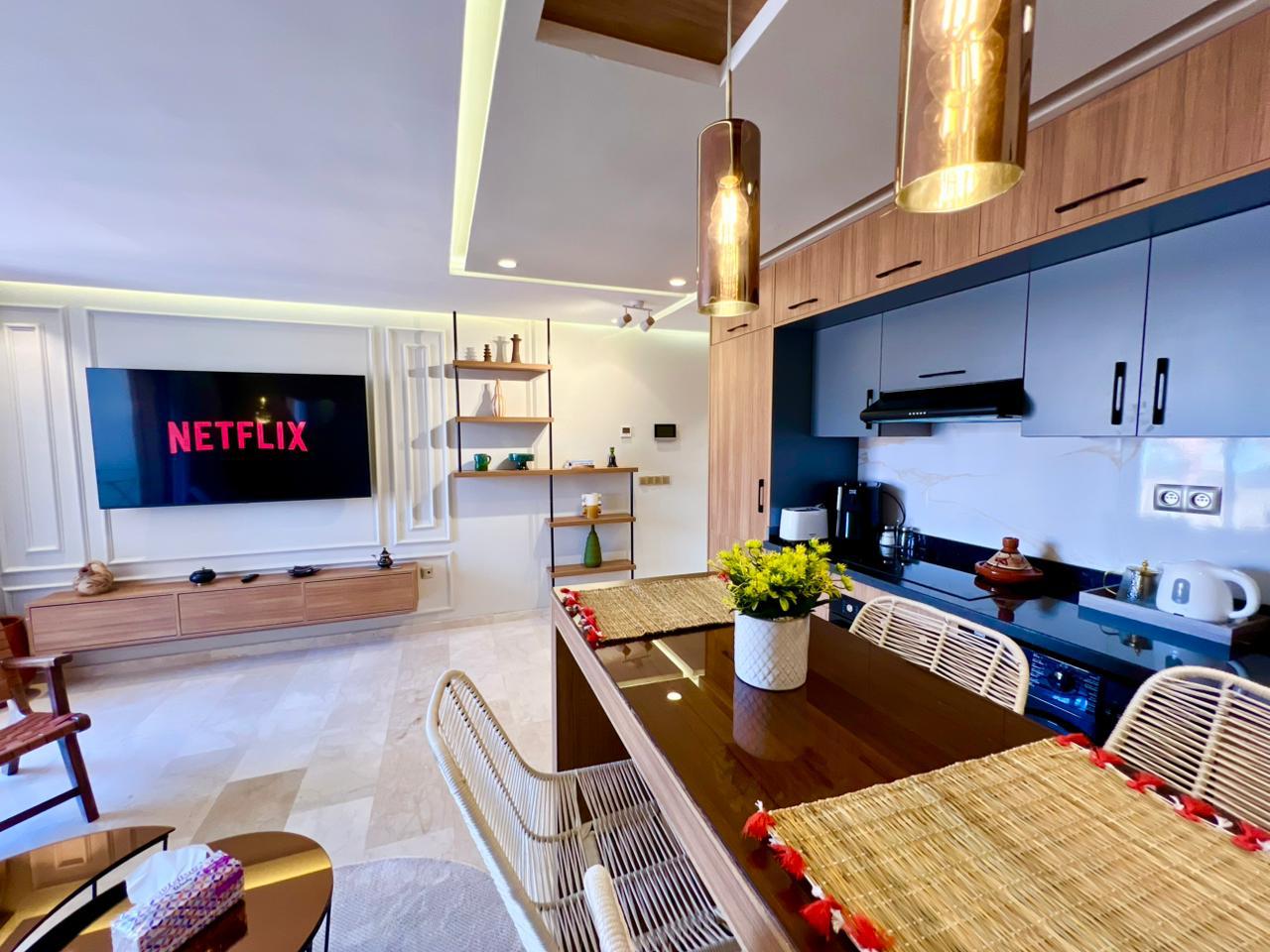 Modern Gueliz Suite – Balcony Views