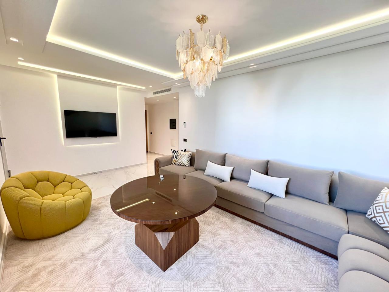 Bright Minimalist 2 Bedrooms – Beach Access