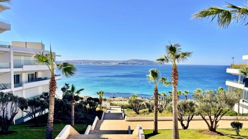 The Ocean Dream – 2 BR Pool and Beach Views