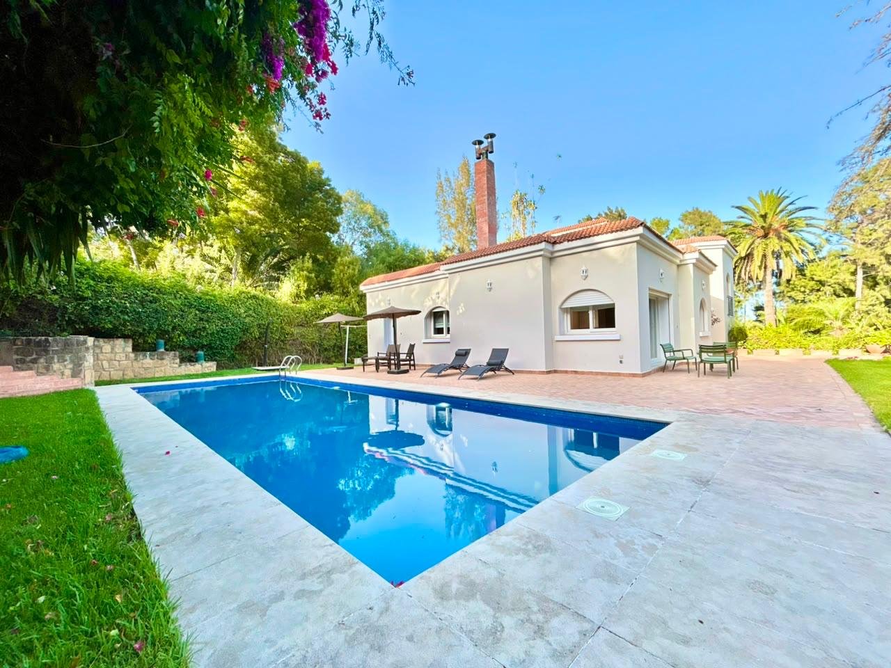 Exclusive Luxury Villa – Private Pool &Lush Garden