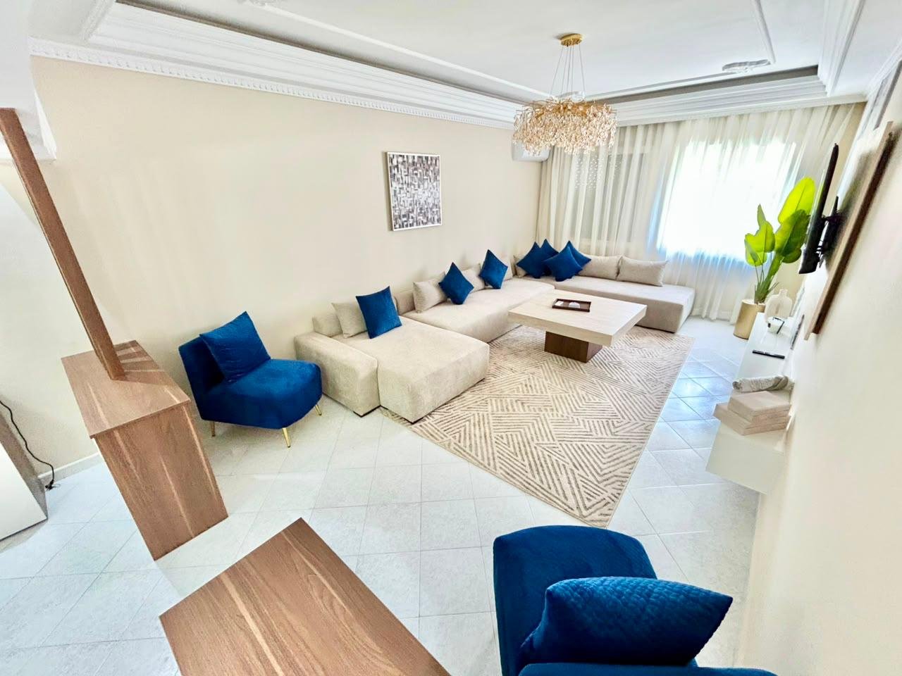Spacious 3BR Apartment | Walk to Beach
