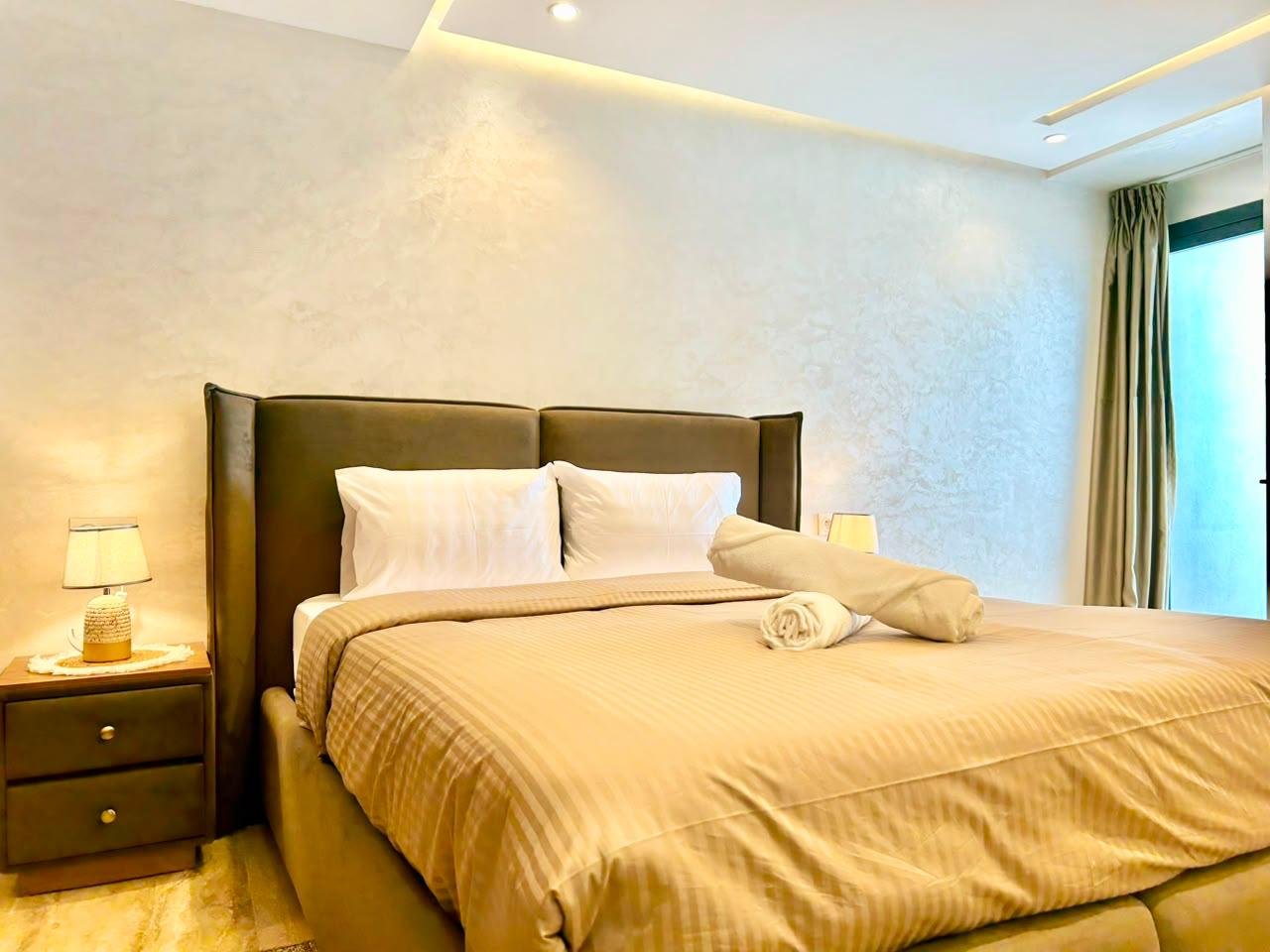 Modern Stay at Triple Tower | Walk to the Beach