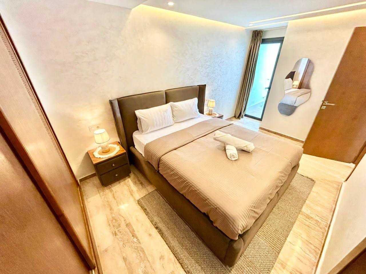 Modern Stay at Triple Tower | Walk to the Beach