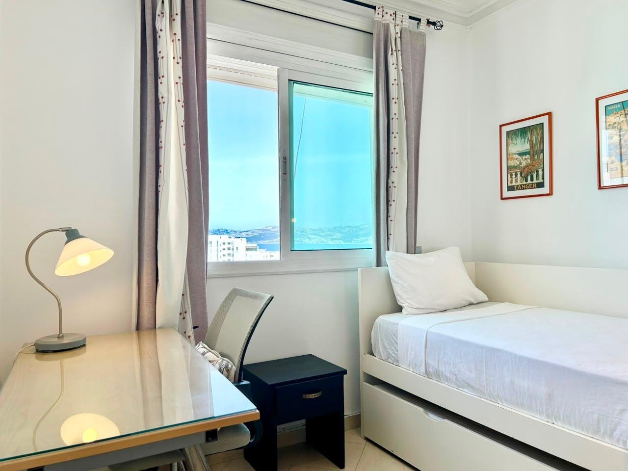 Sunny 2BR with Terrace – Steps to Merchane Palace